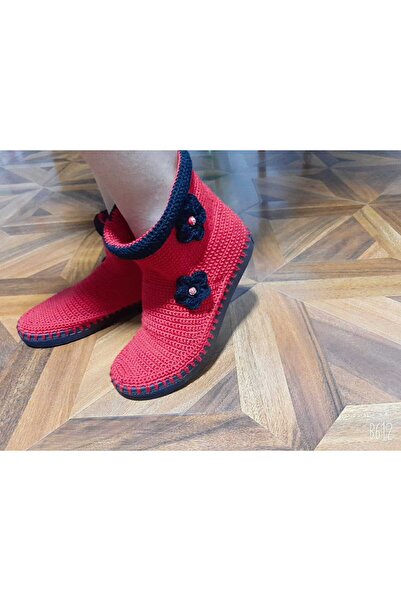 Magicraft2025 Hand crocheted boots in shades of red and black
