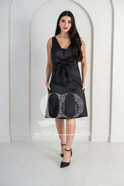 Aljouri فستان أسود أنيق مع فيونكة لامعة