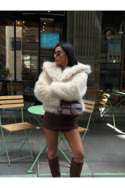 D'RECCY Women's Wide Collar Short Premium Plush Fur Coat