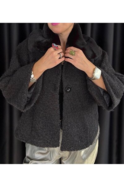 GÜLDEN KATRAN Kadın Kol Ve Yaka Kürk Detaylı Keçe Kaban