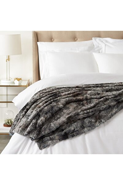 Amazon basics Faux Fur Throw - Grey