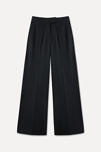 Mudo Wide Leg Pleated Pants