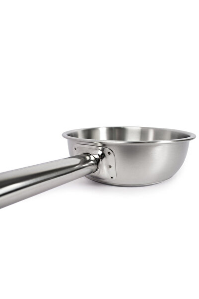 Zebra High-quality 304 stainless steel frying pan, heavy-duty, 24 cm/2.6 L, with a heat distribution base.