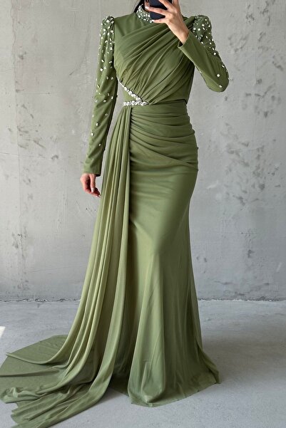 leyuze Eşsiz Süslemeli Kuyruklu Tesettür Abiye Haki