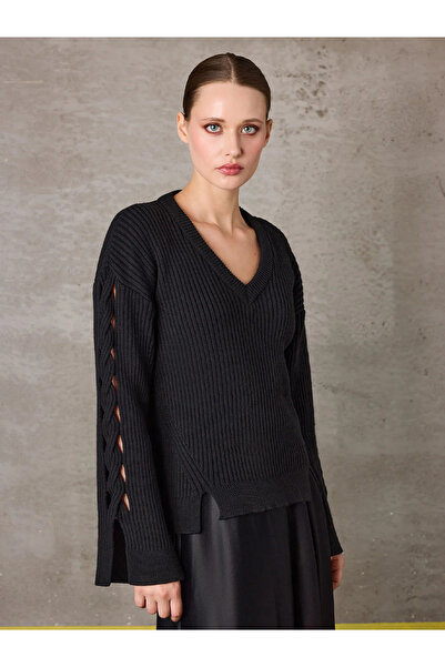 Unique Triko with Sleeve Detail