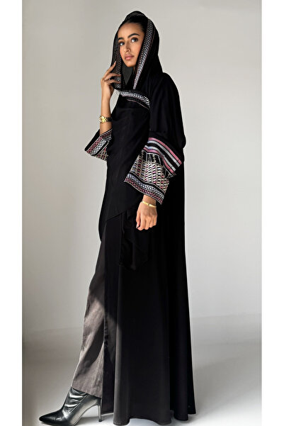 AYA - MW1744- Black abaya with embroidered sleeves