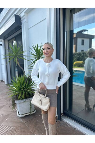 For Angels Cardigan-Style Beard Sweater with Rose Accessories