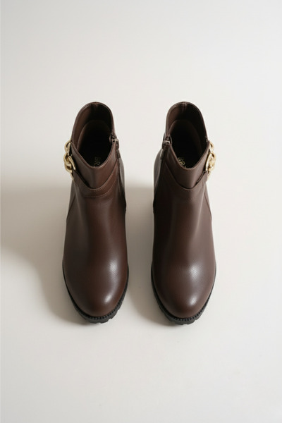 Brielfy Ardelle 9 cm Heeled Gold Chain Buckle Round Toe Faux Leather Winter Women's Boots