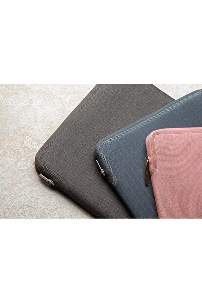 Moshi Pluma Sleeve for MacBook Pro 14 (2021) - Carnation Pink