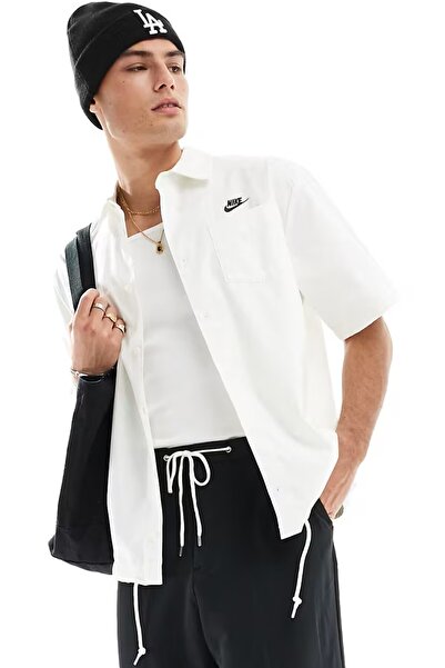 Nike Club Woven Loose Fit Short Sleeve Shirt in White Men's Loose Fit Woven Short Sleeve Sports Shirt