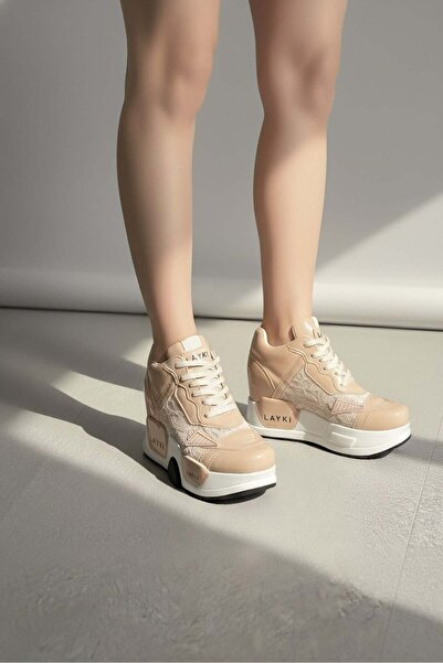 Modanizm حذاء رياضي بكعب مخفي من نيفين كريم