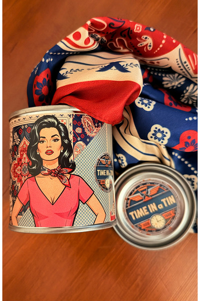 Time in a Tin وشاح من الساتان الحريري من نايت روديو – هدية خاصة برائحة الياسم...