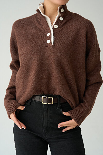 LOOSH Kadın Kahve Çift Kat Yaka Düğmeli Tasarım Triko Kazak