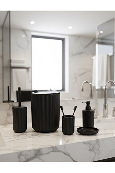 HomeBasics طقم حمام مكون من 5 قطع مخطط باللون الأسود