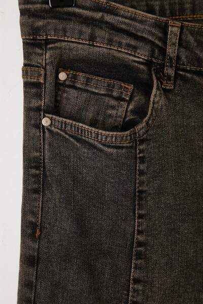 Trendyol Curve Special Collection Brown High Waist Ribbed Spanish Leg Plus Size Flare Jeans Tbbaw26Cj00013