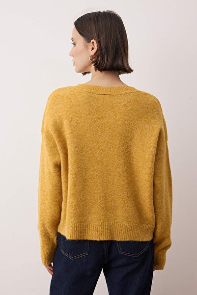 Trendyol Collection Wardrobe Essentials Mustard Alpaca Wool Blend Oversized Knitwear Cardigan |   Twoaw26Hi00089