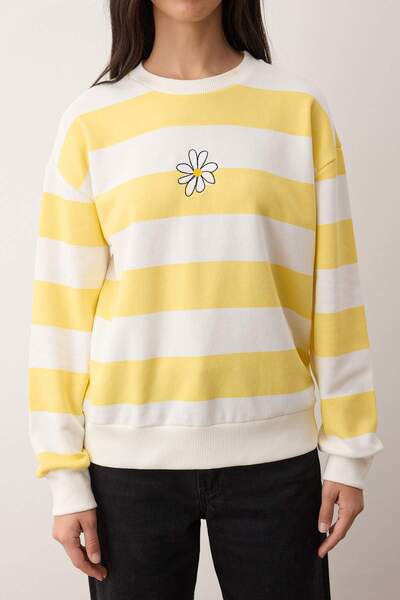 Trendyol Collection Galben cu imprimeu Brodat Regular/Normal croială din material subțire Swea tricou TWOAW26SW00230