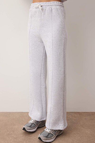 Trendyol Collection Γκρι μελανζέ κανονικό σετ φούτερ με φερμουάρ με φαρδύ πόδι/πλεκτό φούτερ με φαρδύ πόδι TWOAW26EM00016