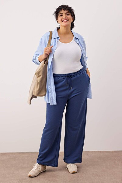 Trendyol Curve Φούτερ με λεπτομέρεια Indigo Label με φαρδύ πόδι/φαρδύ πόδι μεγάλου μεγέθους TBBAW26AJ00010