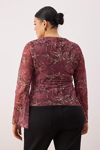 Trendyol Curve Μπλούζα με πολύχρωμο σχέδιο με σάλι για εφήβους, ασύμμετρη εφαρμογή στο σώμα, μεγάλου μεγέθους TBBAW26AF00098