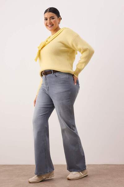 Trendyol Curve Gray High Waist Stretch Fabric Spanish Leg Flare Fit Plus Size Jeans Tbbaw23Je00001