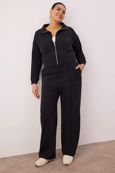 Trendyol Curve Черен къс топ с цип отпред и ребристи детайли, комплект спортен екип в големи размери TBBAW26TS00013