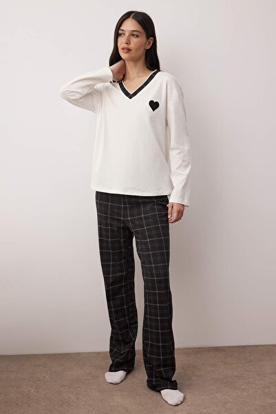 Trendyol Collection Set de pijamale tricotate din bumbac 100% negru în carouri / carouri THMAW26PT00063