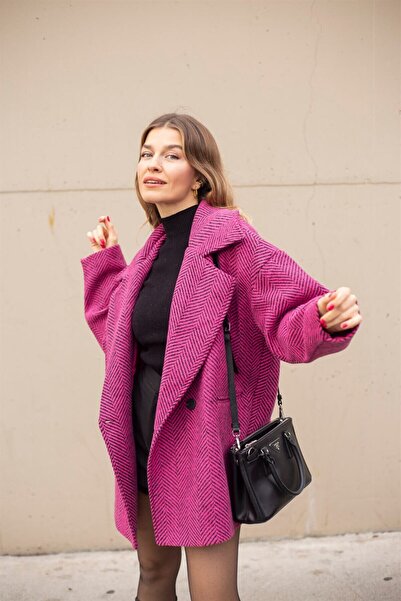 Sue Store Oversize kašmírový kabát s podšívkou z černé fuchsiové ryby