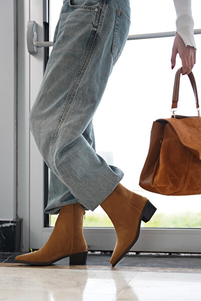 Marjin Dámské westernové boty se špičatou špičkou a detaily kovbojského prošívání Vildo Taba Suede