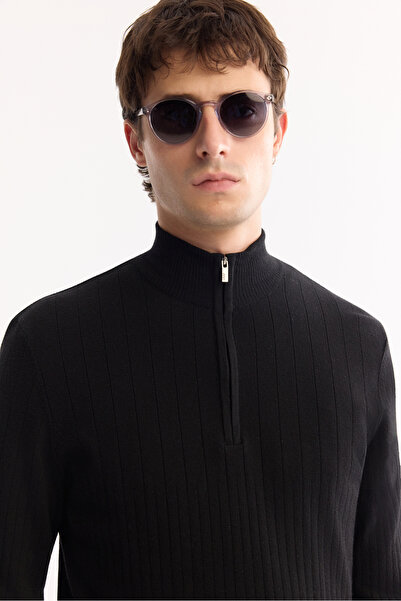 Avva Men's Black Stand Collar Zippered Soft Touch Striped Knitwear Regular Fit Sweater A52Y5151