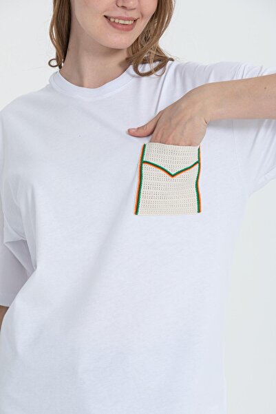 Rocqerx R-5729 Μπλουζάκι με λαιμόκοψη με δαντέλα με λεπτομέρεια μεγάλου μεγέθους