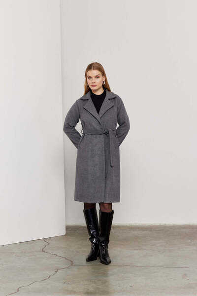 SevdeUgur Dámský šedý antracitový kabát s páskem na knoflíky / Sevde Ugur