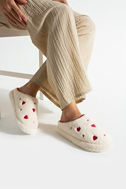 FootFrenzy Women's Plush Heart Slippers Guest Slippers Bundle Slippers