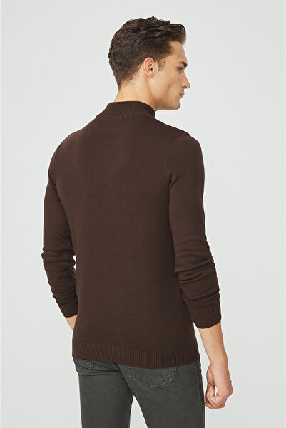 Avva Men's Brown Half Turtleneck Non-Pilling Knitwear Regular Fit Sweater E005001