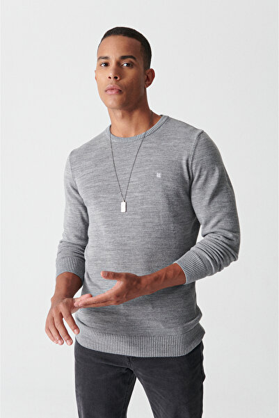 Avva Grauer, fusselfreier Strickpullover mit Rundhalsausschnitt für Herren E 005000