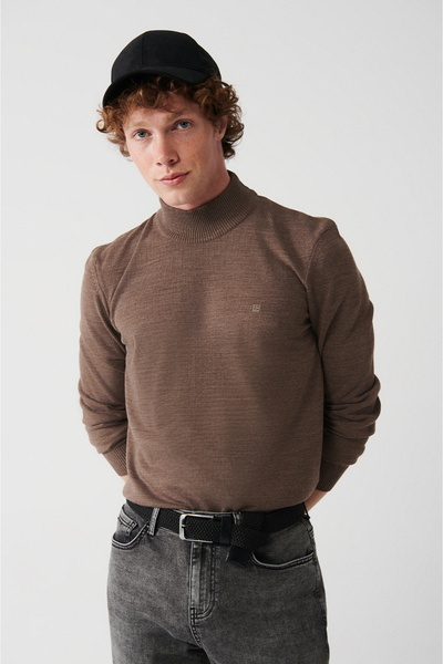 Avva Мъжки трикотажен пуловер с висока яка наполовина от норка E 005001