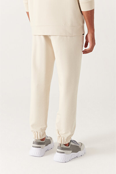 Avva Herren-Jogginghose aus Baumwolle mit Steintaille, Schnürung, Seitentaschen, elastischen Beinen, 2 Fäden, E 003403