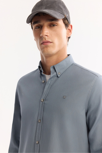 Avva Ανδρικό πουκάμισο με μπλε κουμπιά με γιακά από βαμβακερό μαλακό αφής κανονική εφαρμογή B002036