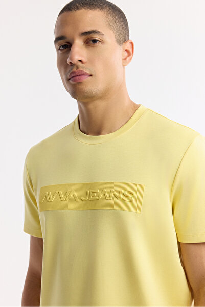 Avva Ανδρικό μπλουζάκι με κίτρινο λαιμόκοψη με στάμπα Bi-Stretch Interlock Regular Fit T-Shirt A51Y1021