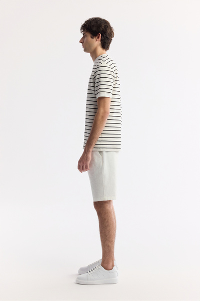 Avva Ανδρικό μπλουζάκι με ριγέ ζακάρ με λαιμόκοψη σε λευκό χρώμα A51Y1149