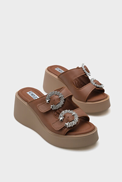 Capone Outfitters Γυναικείες παντόφλες Comfort από γνήσιο δέρμα με σφήνα τακούνια και πέτρα με διπλό λουράκι