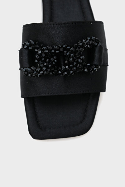 Capone Outfitters Жіночі капці на плоскому каблуці з атласного каменю з тупим носком Katlin