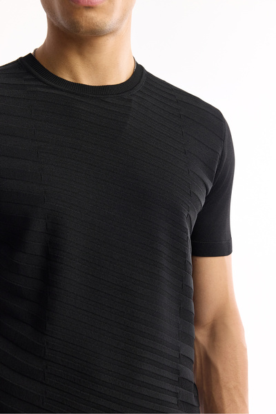 Avva Ανδρικό μπλουζάκι με λαιμόκοψη μαύρο πλεκτό από ρεγιόν, κανονική εφαρμογή A51Y5004