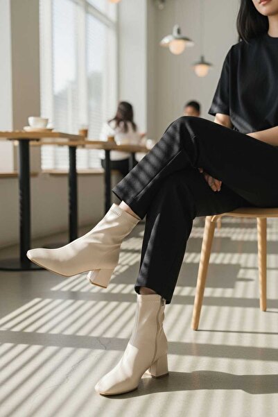 Moda Öncü Kadın Streç Bot Siyah topuklu