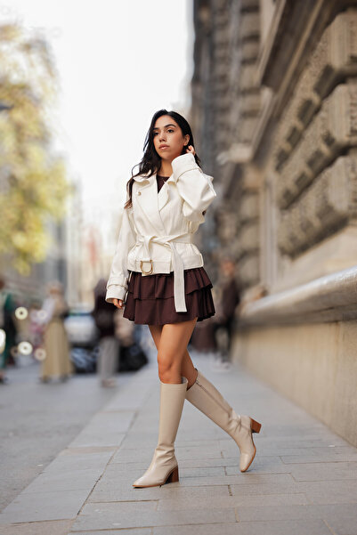 diclepolat Γυναικείες μπότες με τακούνι Laya σε μπεζ λουστρίνι με λεπτομέρεια με φερμουάρ