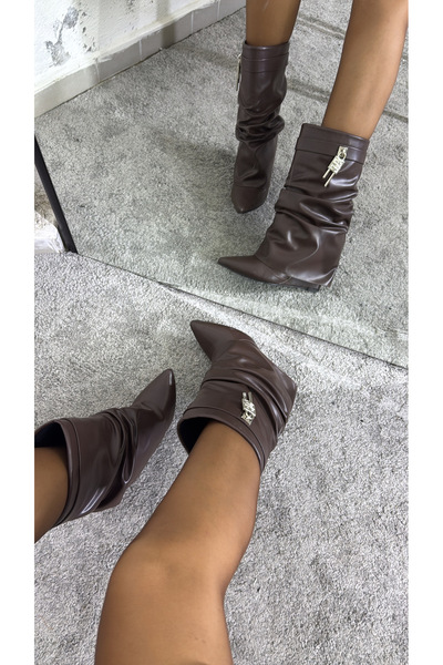 MYVOLANTE Kahverengi Kısa Tozluk Detaylı Topuklu Çizme