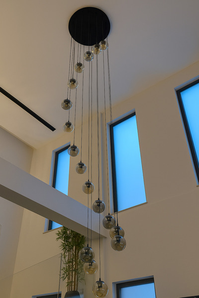 VENON 20 Sarkıtlı LOFT Tarz Tepsi Galeri Boşluğu Modern Avize Füme Glop Camlı Villa-Otel Aydınlatma