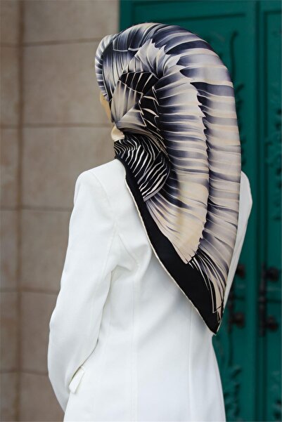 Vissona %100 Twill İpek Çizgi Desenli Siyah - Krem Renkli 90x90 Eşarp Dikim Ş...