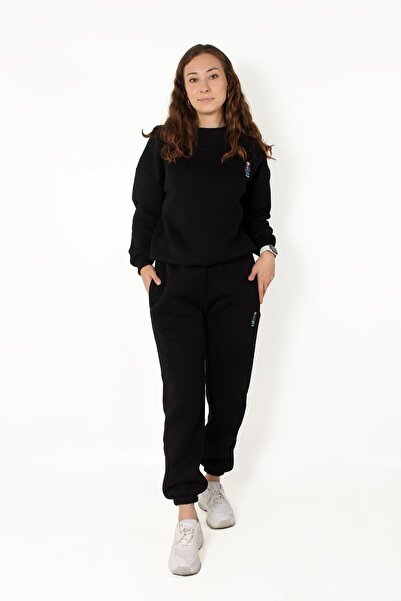 Mckanzie 2611 Embroidered Three Thread Set