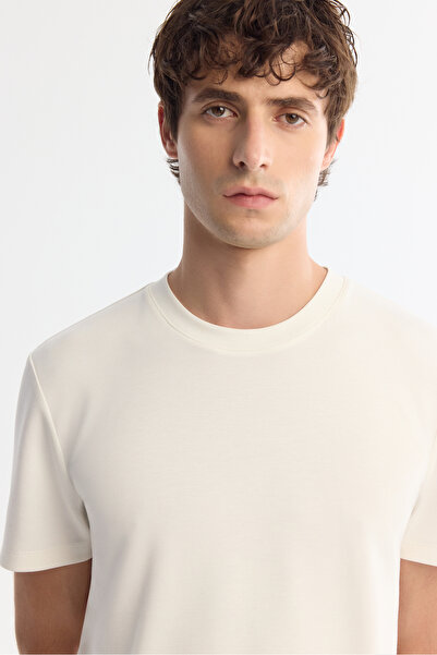 Avva Men's Ecru Crew Neck Printed Elastane Regular Fit T-Shirt A42Y1017